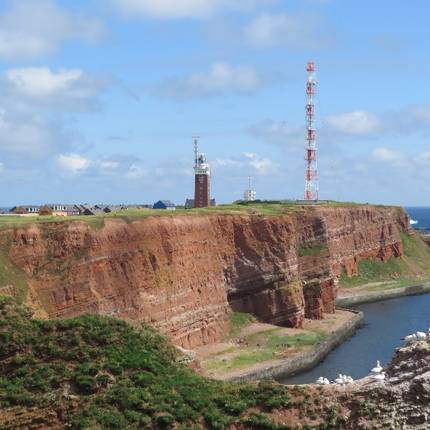 s_r.-patzke-helgoland-lummenfelsen-westseite-blick-nach-su--d DEPT 2024 - Aktuelles - Präludium auf dem Wasser